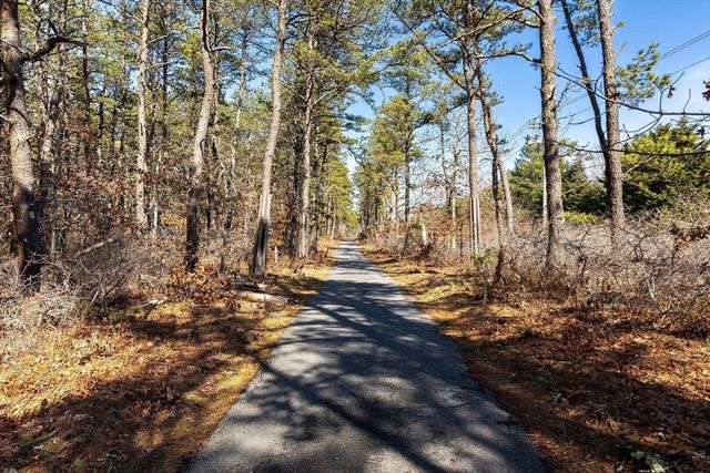 29 Lumberjack Tr, Yarmouth, MA 02673