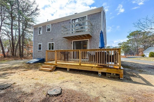 29 Lumberjack Tr, Yarmouth, MA 02673
