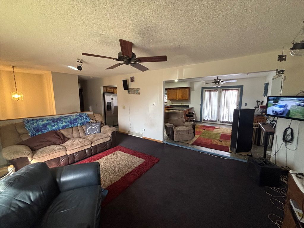 318 7th Street, Perry, IA 50220