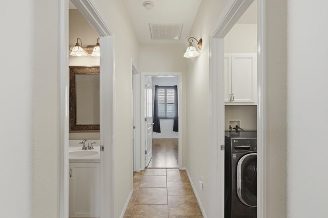 3460 Sun Mesa Street SW, Los Lunas, NM 87031