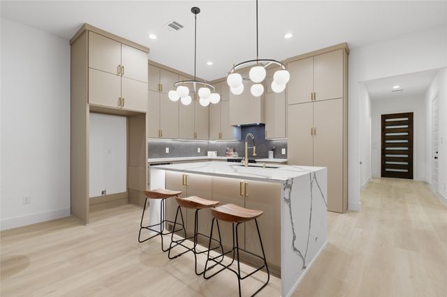 1810 Bickers Street, Dallas, TX 75212
