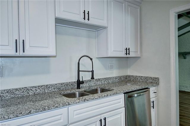 3916 Port RD, Chesapeake, VA 23321