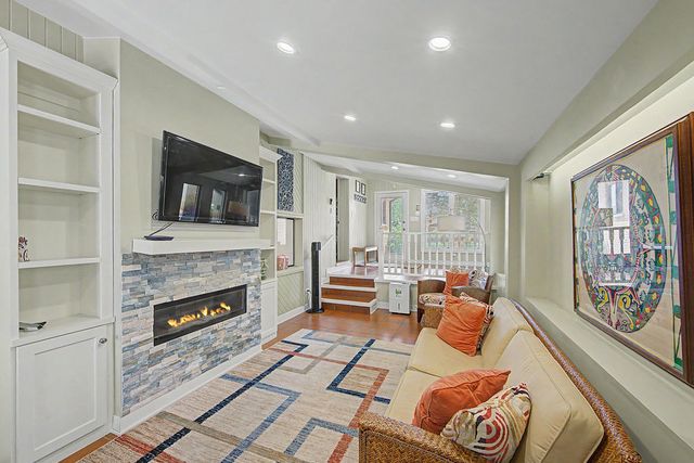 222 S Mayfair Place, Chicago Heights, IL 60411