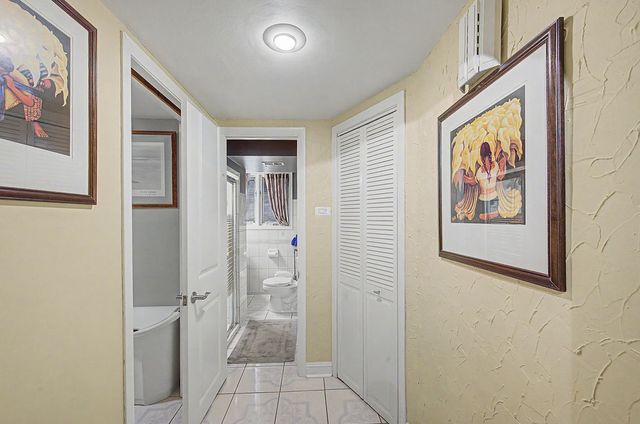 222 S Mayfair Place, Chicago Heights, IL 60411