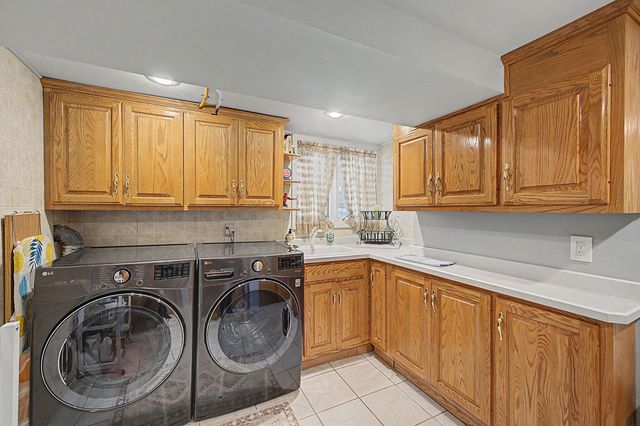 222 S Mayfair Place, Chicago Heights, IL 60411