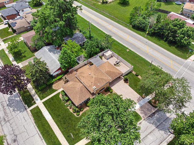 222 S Mayfair Place, Chicago Heights, IL 60411