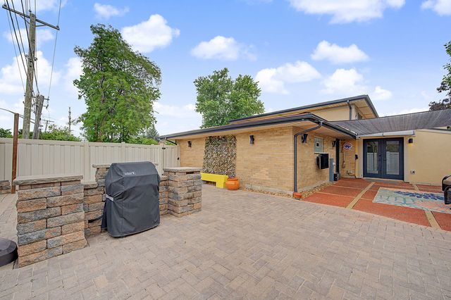 222 S Mayfair Place, Chicago Heights, IL 60411