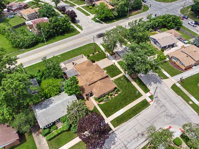 222 S Mayfair Place, Chicago Heights, IL 60411