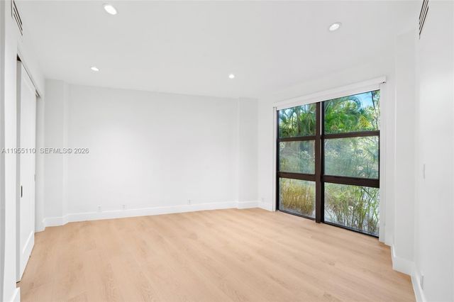 1111 Crandon Blvd B103, Key Biscayne, FL 33149