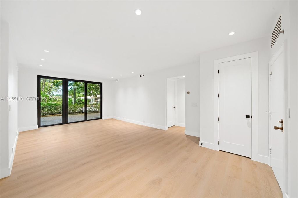 1111 Crandon Blvd B103, Key Biscayne, FL 33149