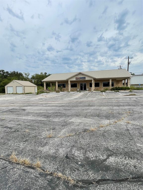 1205 Hovey Street, Bridgeport, TX 76426