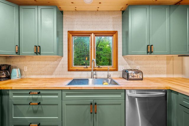 11008 Corey Lake Road, Fabius Twp, MI 49093