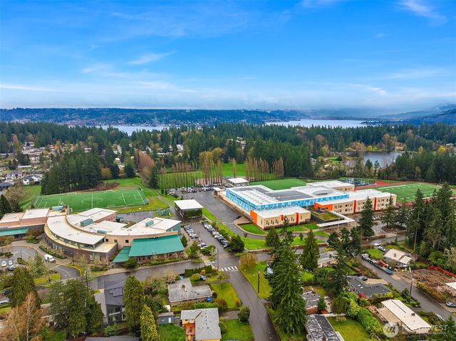 1071 158th Place SE, Bellevue, WA 98008