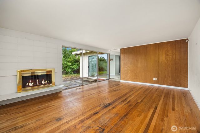 1071 158th Place SE, Bellevue, WA 98008