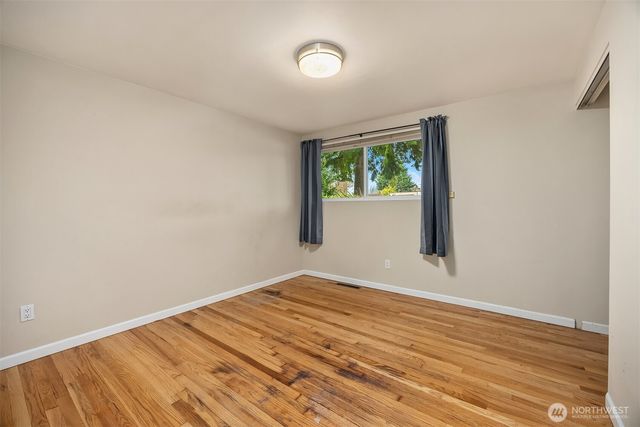 1071 158th Place SE, Bellevue, WA 98008