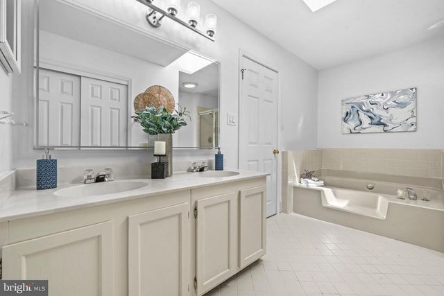 3979 BURNING BUSH CT, Fairfax, VA 22033