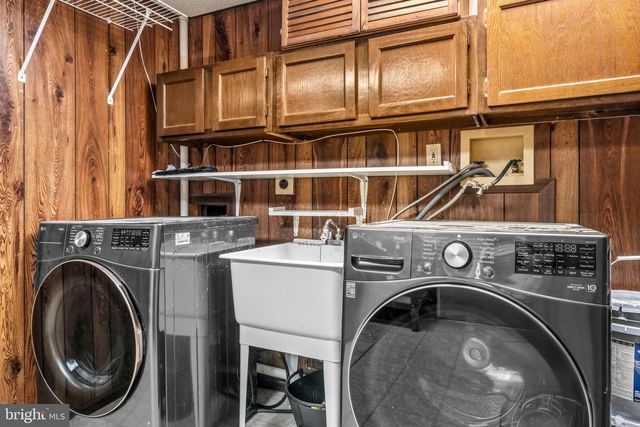 3979 BURNING BUSH CT, Fairfax, VA 22033