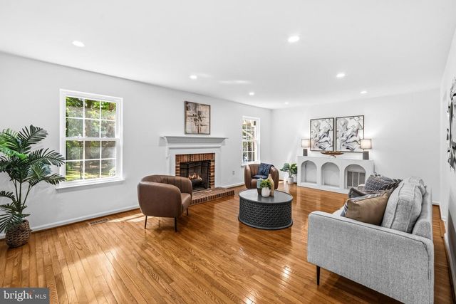 3979 BURNING BUSH CT, Fairfax, VA 22033