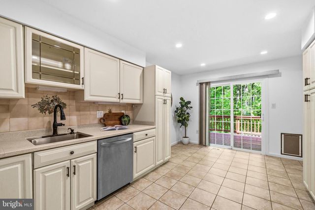 3979 BURNING BUSH CT, Fairfax, VA 22033