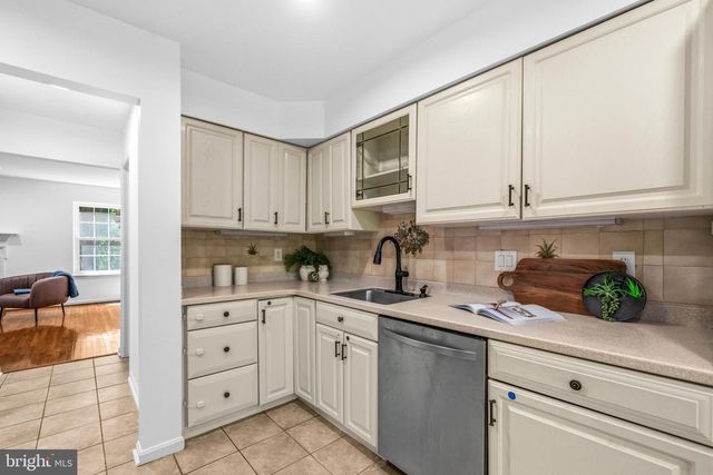 3979 BURNING BUSH CT, Fairfax, VA 22033