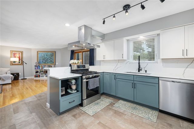 5 Cyr Court, West Warwick, RI 02893