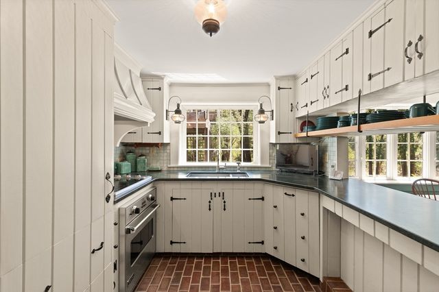11 Hemlock, Boxford, MA 01921
