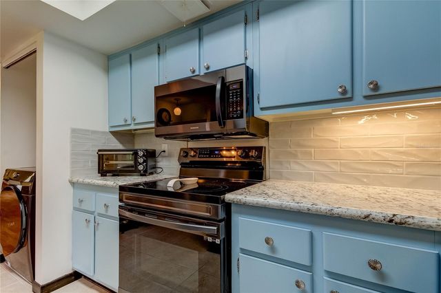 9537 86TH AVENUE 9537, Seminole, FL 33777