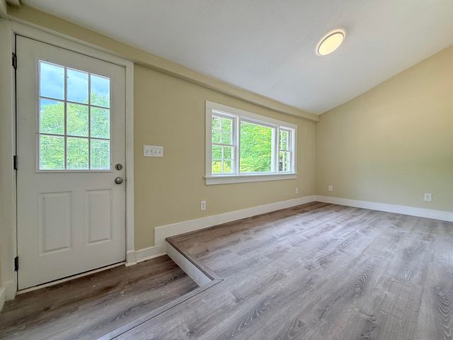 19 Depot Road, Kingston, NH 03848