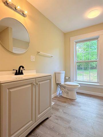 19 Depot Road, Kingston, NH 03848