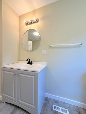 19 Depot Road, Kingston, NH 03848