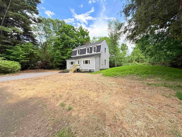 19 Depot Road, Kingston, NH 03848