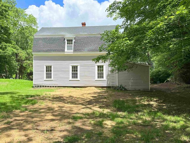 19 Depot Road, Kingston, NH 03848