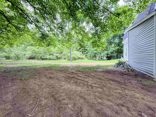 19 Depot Road, Kingston, NH 03848