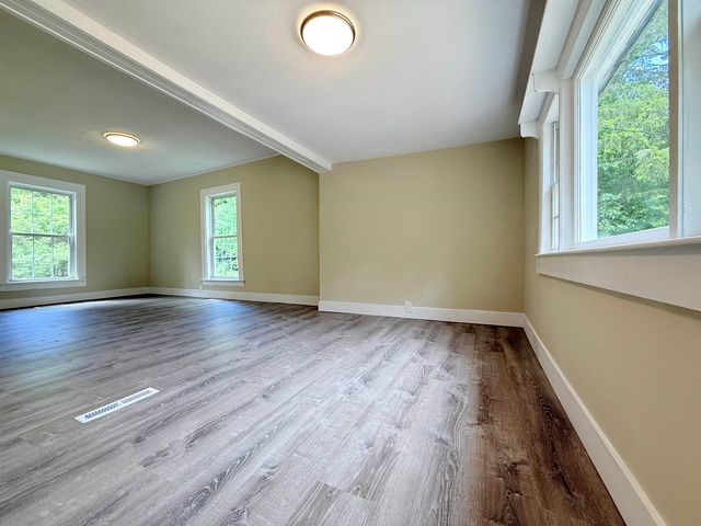 19 Depot Road, Kingston, NH 03848