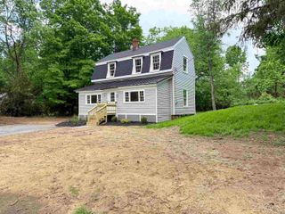 19 Depot Road, Kingston, NH 03848