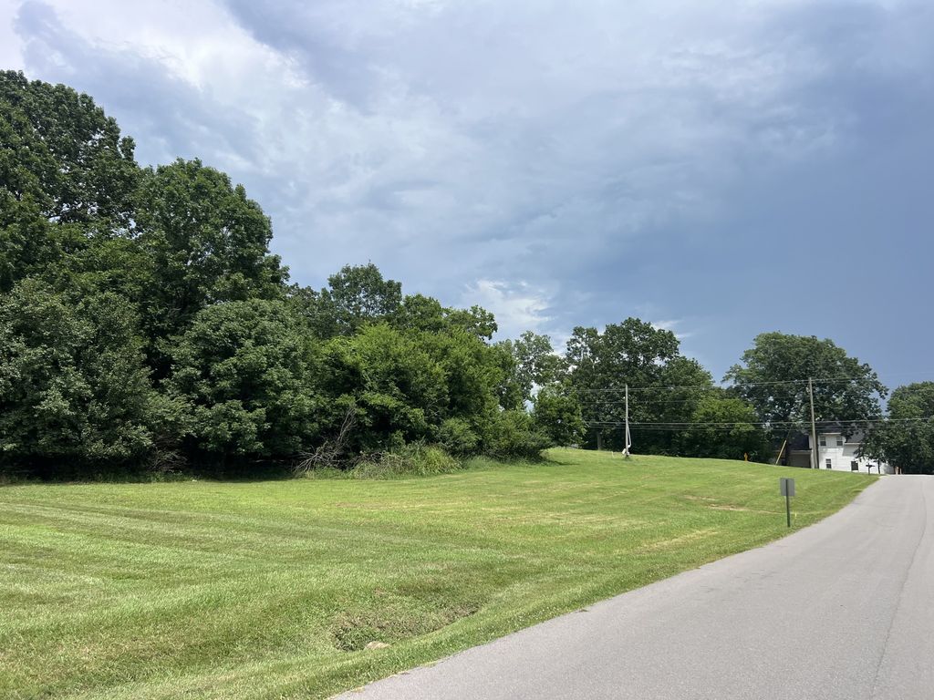 14 Lake Forest Dr, Mount Juliet, TN 37122