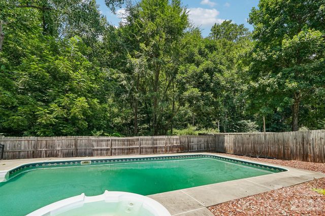 12119 Meadow Post Lane, Charlotte, NC 28269