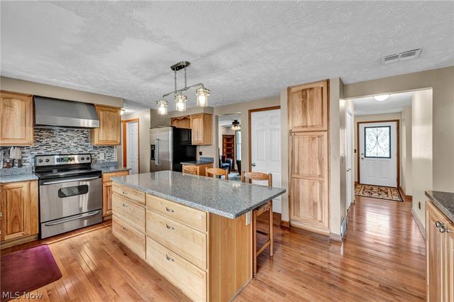 13160 Stoney Springs Drive, Chardon, OH 44024