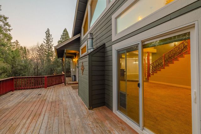 22987 Lazy Z Ln, Sonora, CA 95370