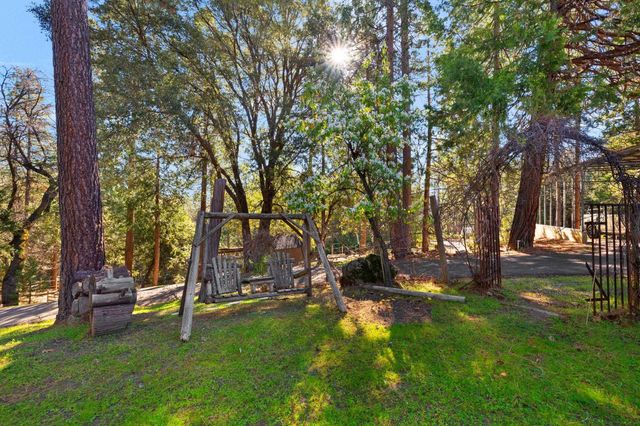22987 Lazy Z Ln, Sonora, CA 95370
