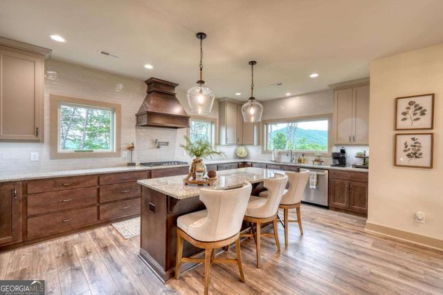 2368 Haven Heights Road, Hiawassee, GA 30546