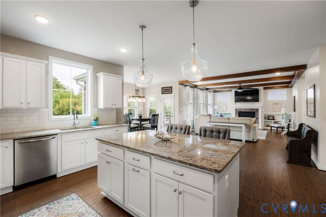 11913 Helmway Ct, Chester, VA 23836