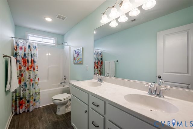 11913 Helmway Ct, Chester, VA 23836