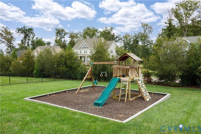 11913 Helmway Ct, Chester, VA 23836