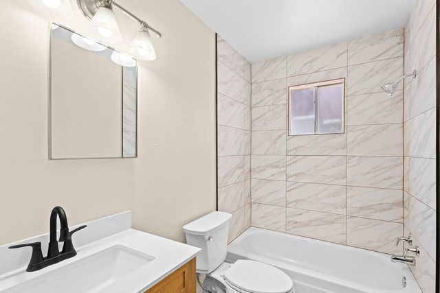 10709 Cielo Vista Del Norte, Corrales, NM 87048