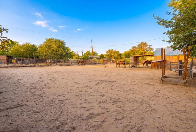 10709 Cielo Vista Del Norte, Corrales, NM 87048