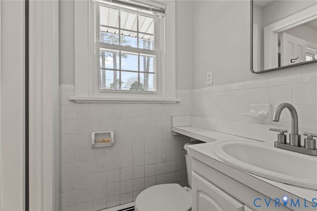 10505 Thames Dr, Henrico, VA 23238