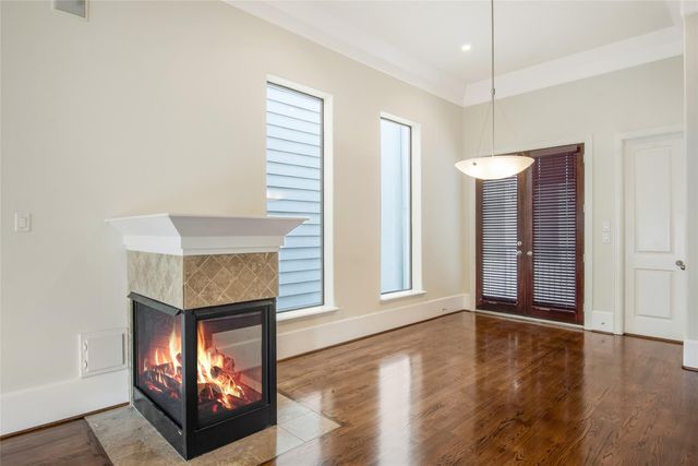 5505 Rose Street, Houston, TX 77007