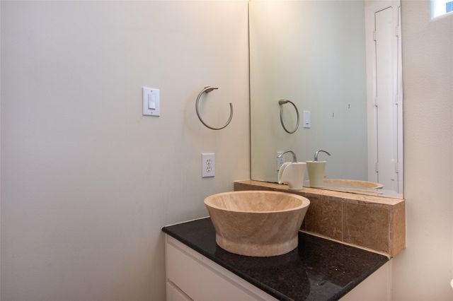 5505 Rose Street, Houston, TX 77007