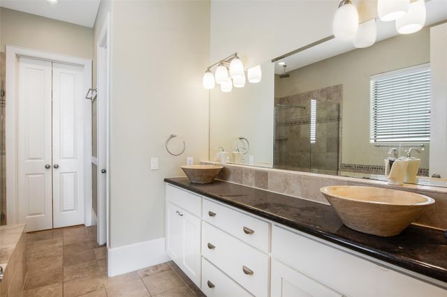 5505 Rose Street, Houston, TX 77007